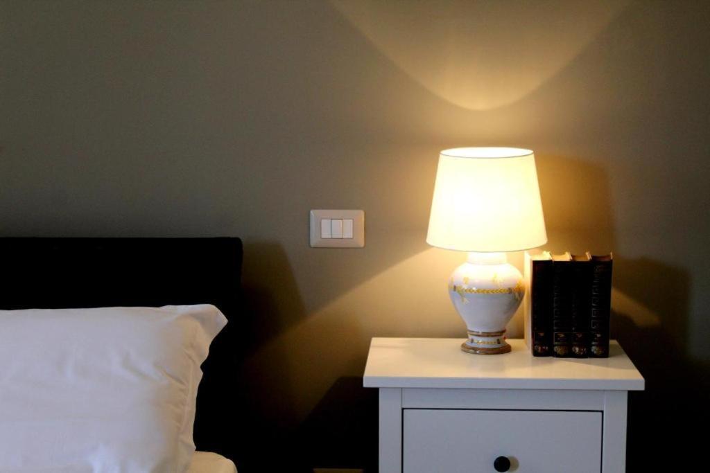 Colonna Rooms & Apartment Trani Bagian luar foto